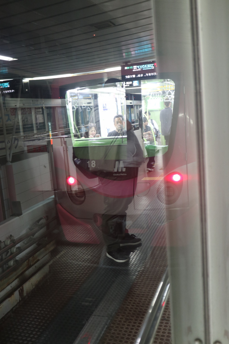 大阪メトロ 200系 201-18F (205-18)