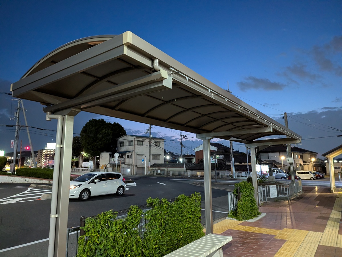 高井田駅前の様子