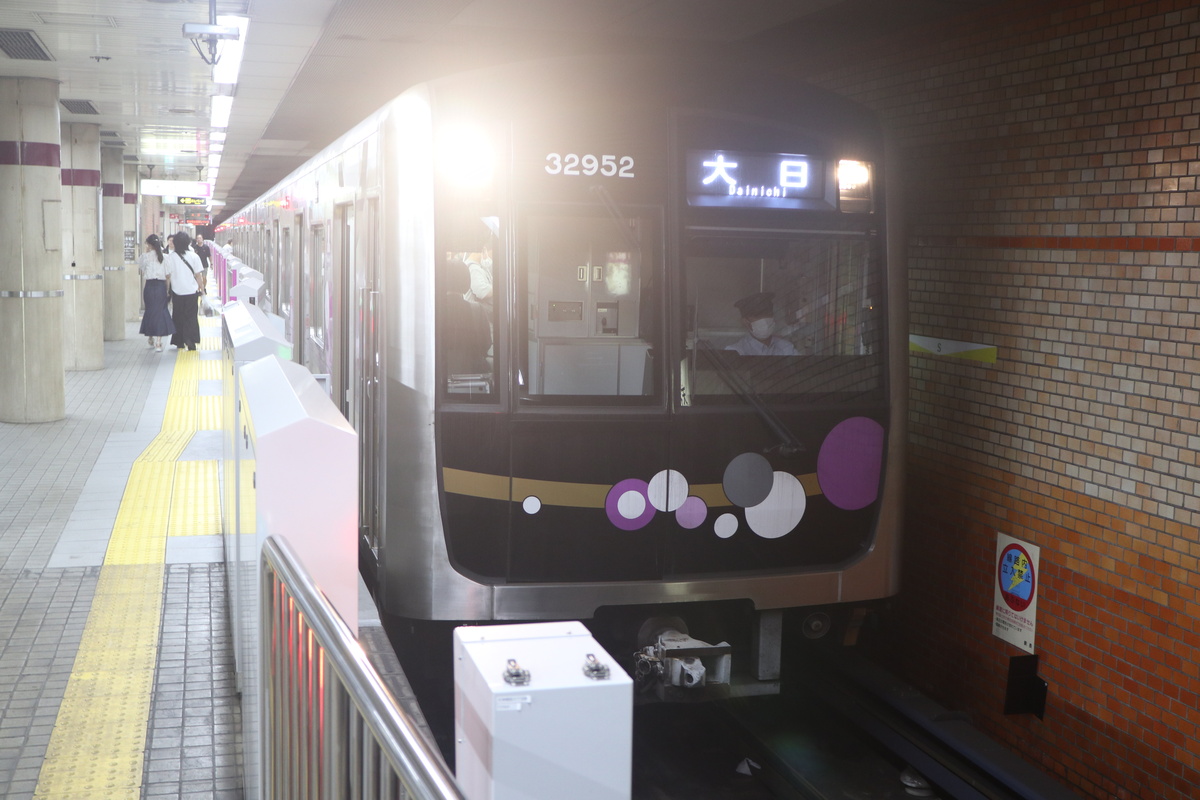 大阪メトロ 32系 32652F (32952)